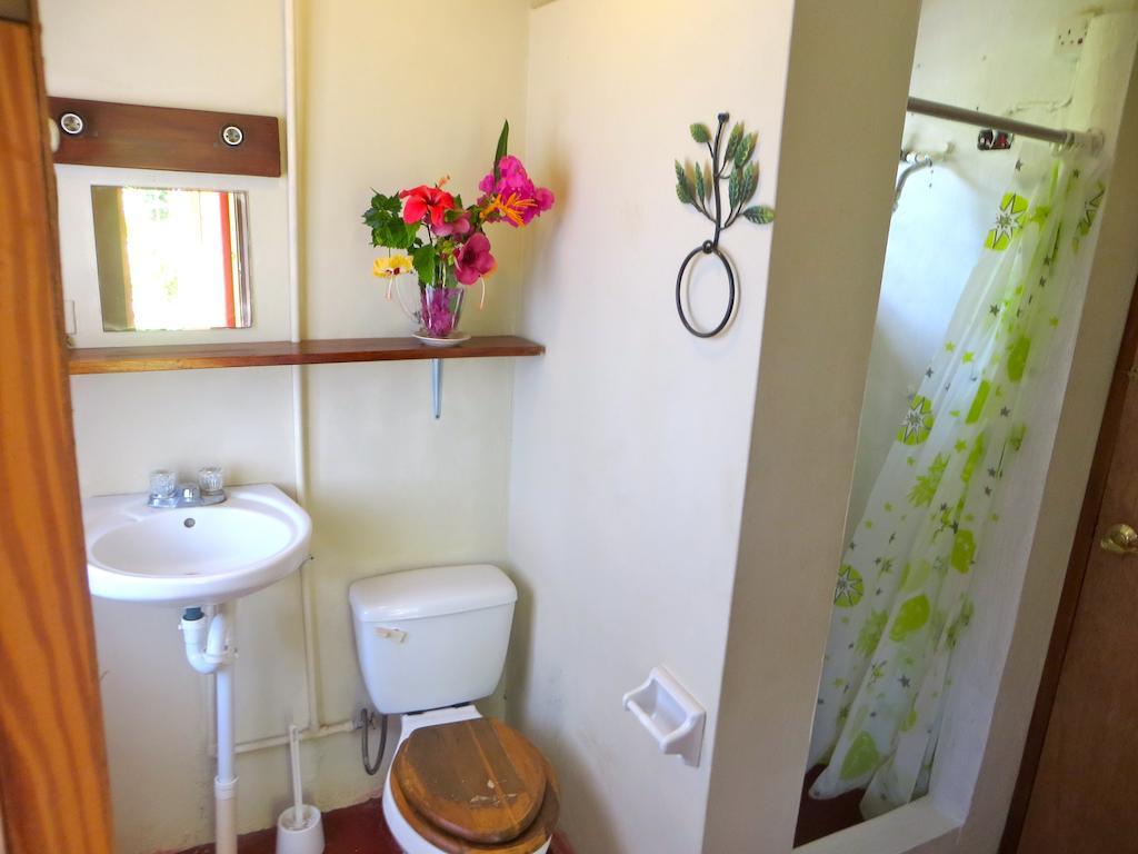La Familia Guest House And Natural Farm Port Antonio Exterior photo